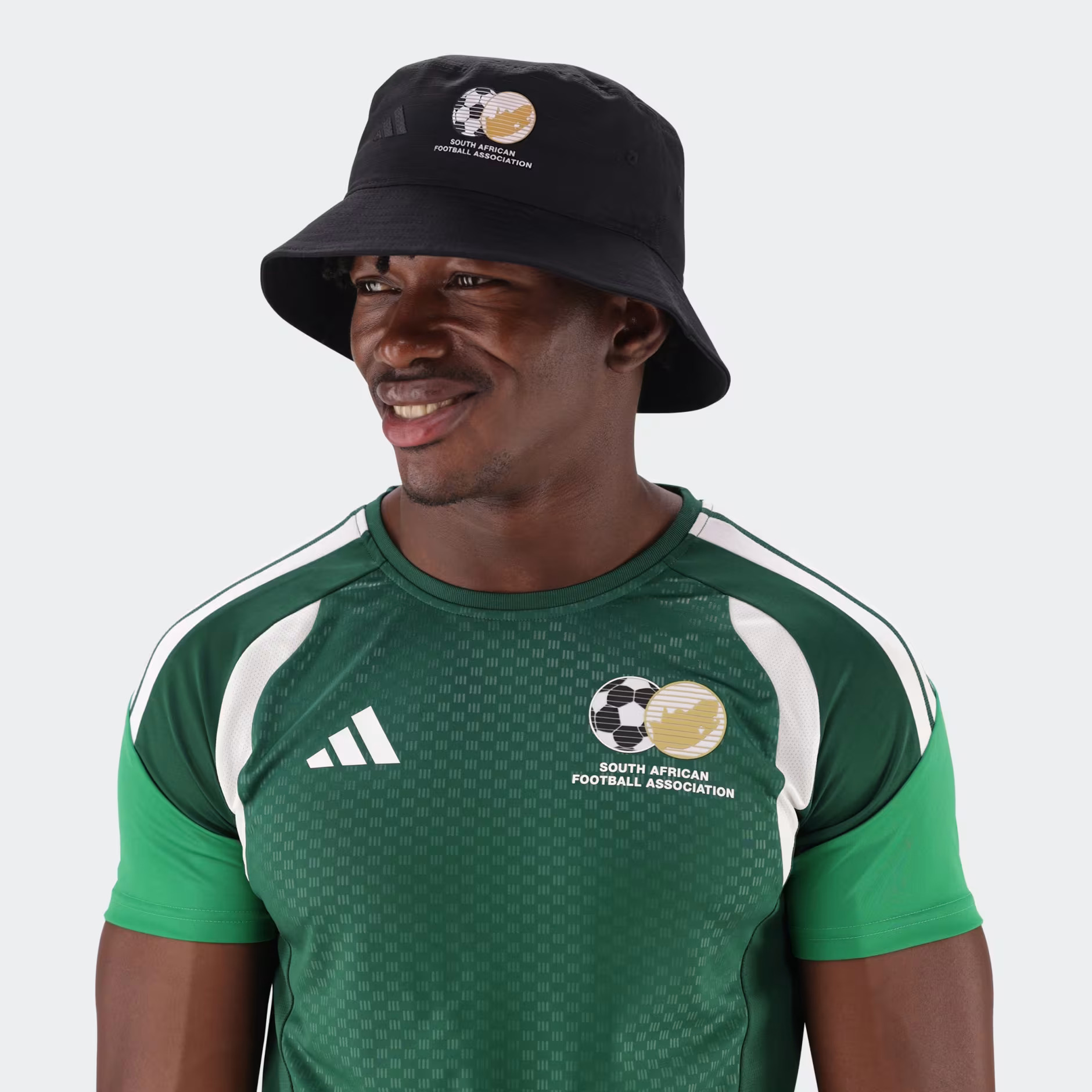 Is jy reg vir Voetbal-Vrydae? Hier is die beste Bafana Bafana-ondersteunersdrag