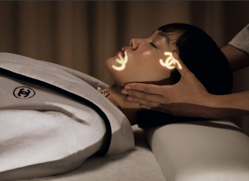Die CHANEL Sublimage-gesigbehandeling is die vertroeteling waarna jou vel smag
