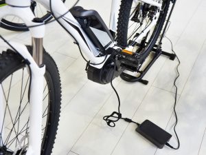 Koop jy jou eerste e-fiets? Hier is waarna jy moet kyk …