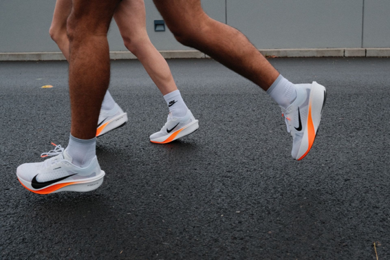 Nike se Swooshfly meen supertekkies het ook voordele vir stadiger drawwers. Wat sê die wetenskap?